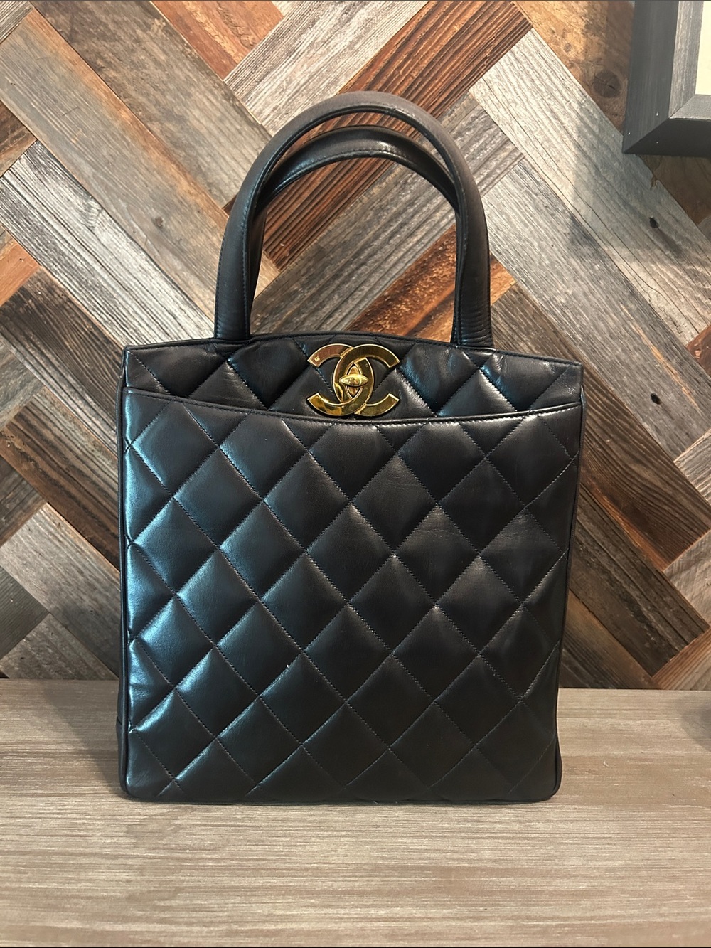 Vintage Quilted Lambskin Leather Turnlock Tote🎁